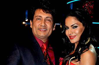 Veena Malik willing to bare all for Playboy